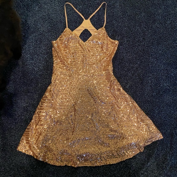 NWT Lulu’s Rose Gold Sequin Skater Dress - Picture 8 of 10